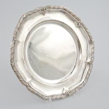 FAT, 2 st, silver, GAB, Stockholm, 1931 och 1928, vikt 543 gram.