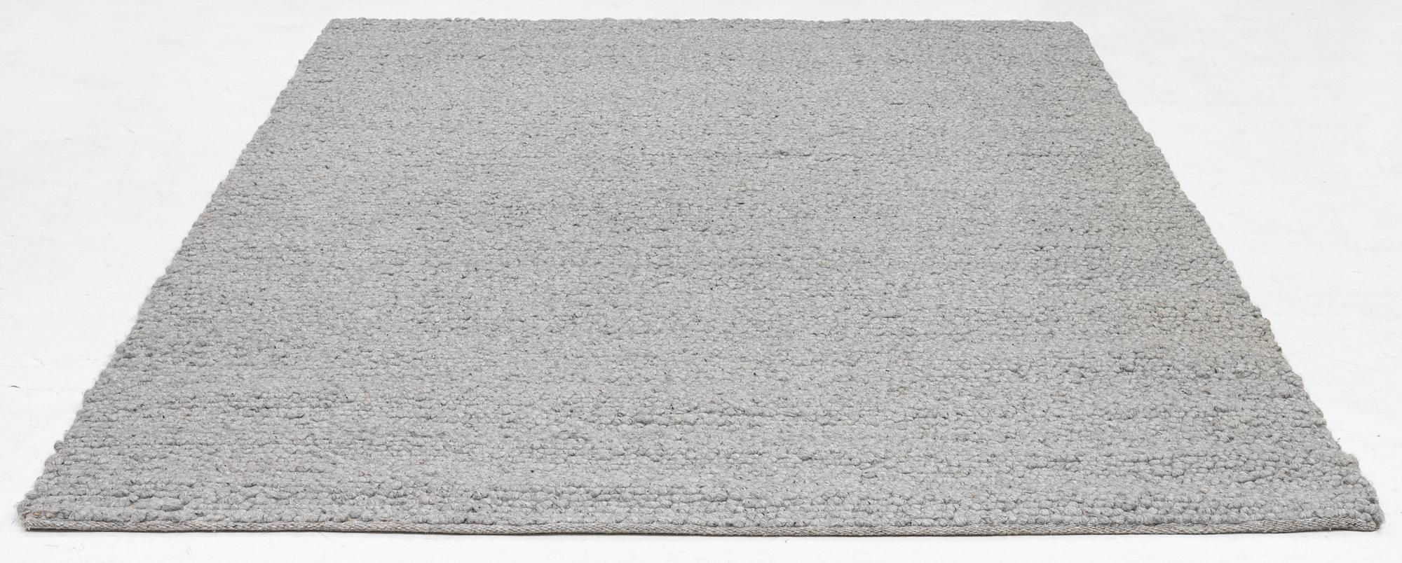 Matta, "Peas Random", Hay, Danmark ca 280x 200 cm.