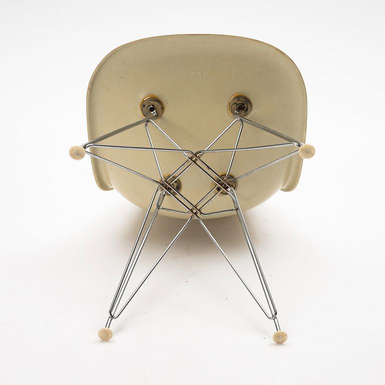 Charles & Ray Eames, a "DSR" chair, Herman Miller USA, mid 20th century.