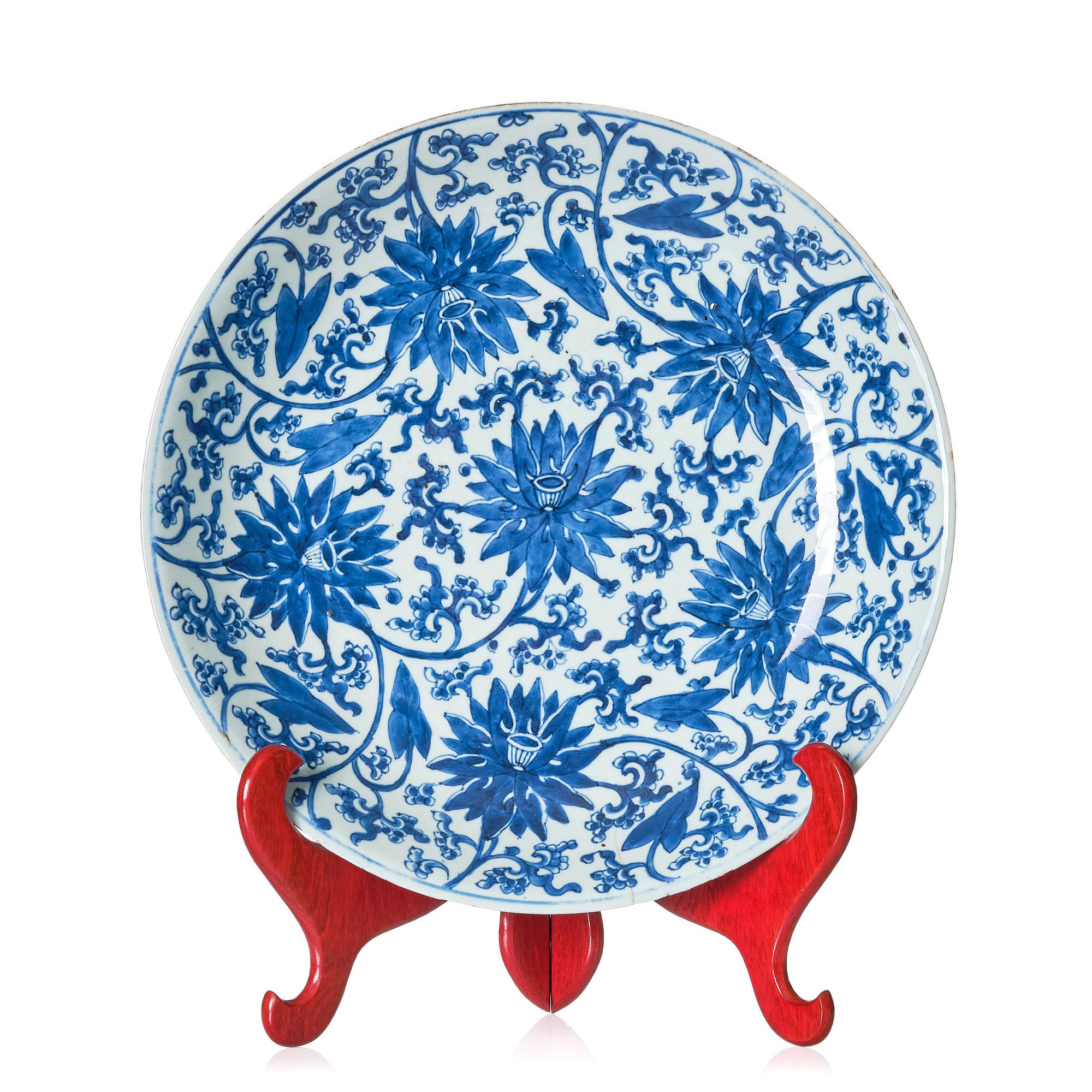 Fat, porslin. Qingdynastin, Kangxi (1662-1722).
