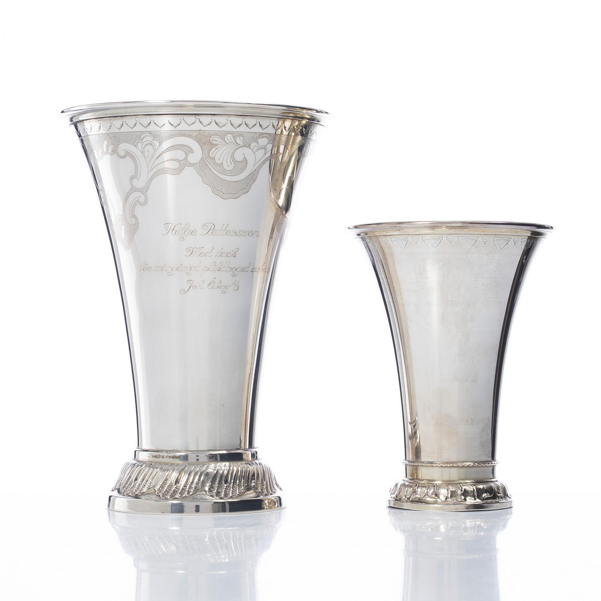Bägare, 2 st, silver, KG Markströms Uppsala 1917 resp GAB Stockholm 1939.