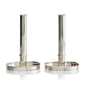 553. Sigurd Persson, a pair of silver candlesticks, Stockholm 1965.