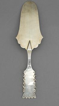 KAFFESKEDAR , 15, ST, samt TÅRTSPADE, silver, Persson Guldsmedsaffär, Haparanda, mestadels 1955-56. Vikt 254 g.