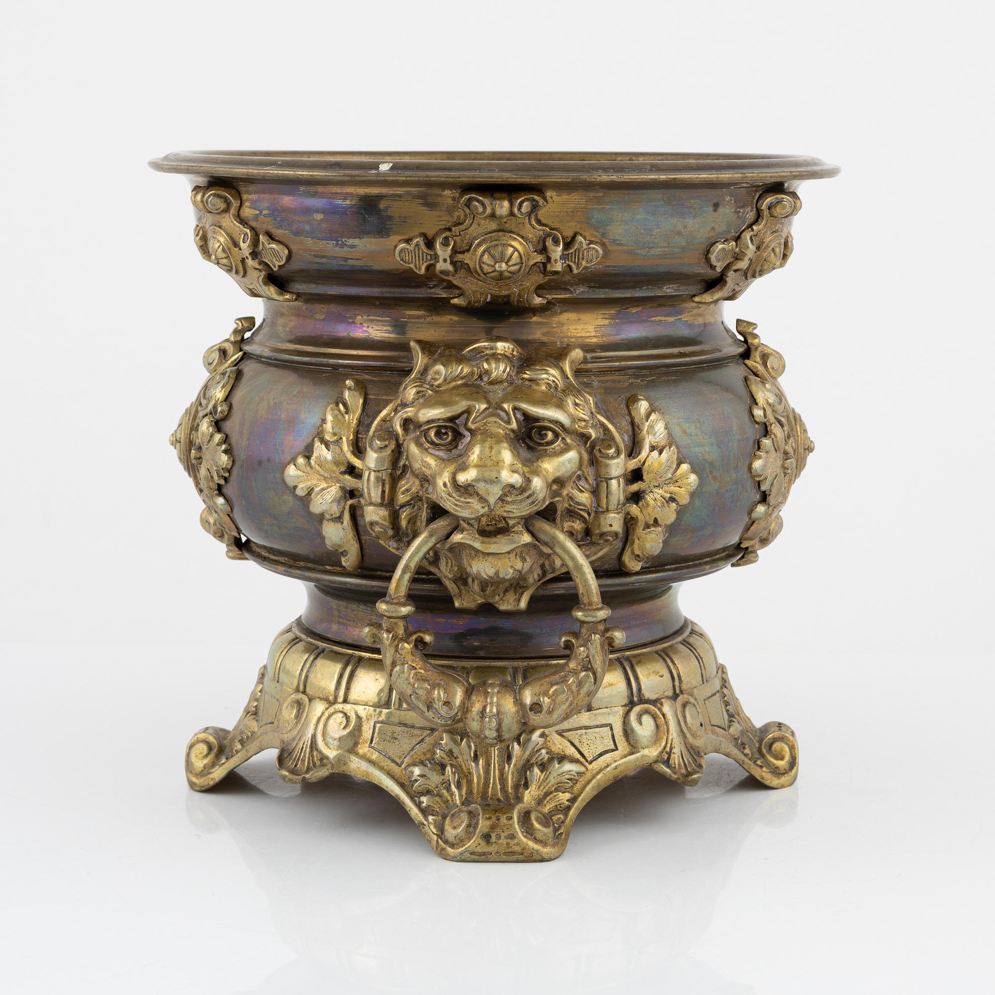 Ytterfoder, mässing, renässansstil, omkring år 1900.