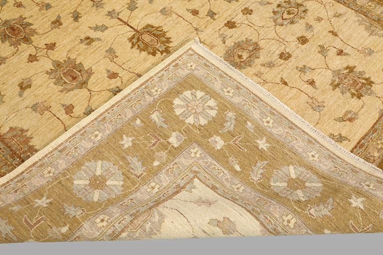 Carpet, Zigler, 299 x 218 cm.