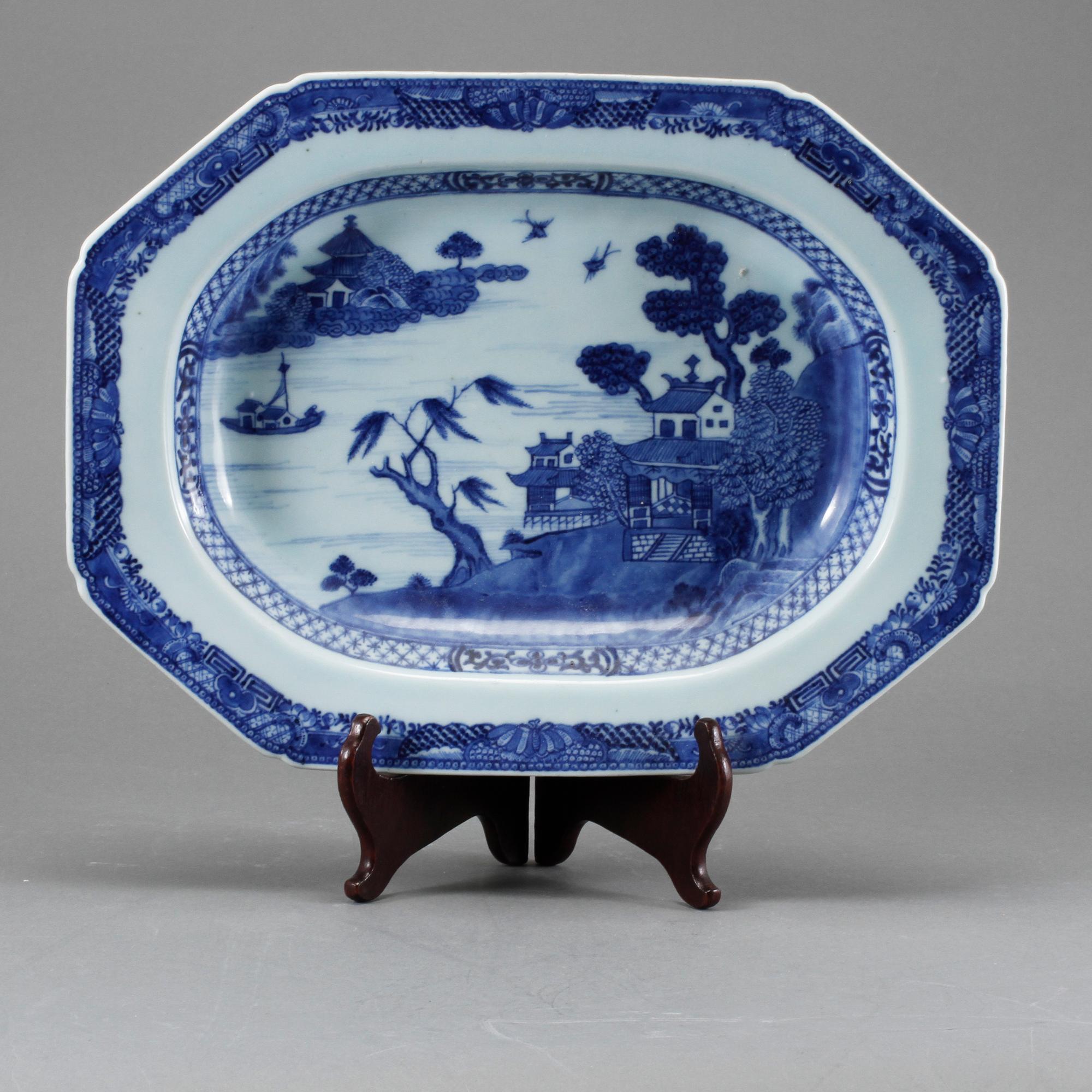 UNDERFAT, porslin, Kina, 1700-tal.