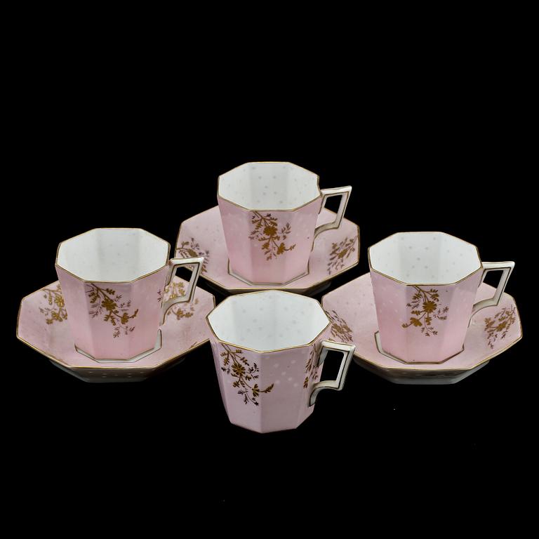 KAFFEKOPPAR, 4 st porslin, Kuznetzov, Ryssland, sekelskiftet 1800/1900- tal.