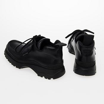 PRADA, SKOR, storlek 9.