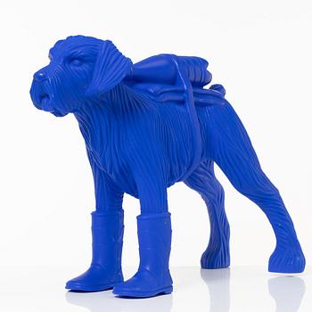 William Sweetlove, "Cloned Schnauzer with water bottle". (Blue).