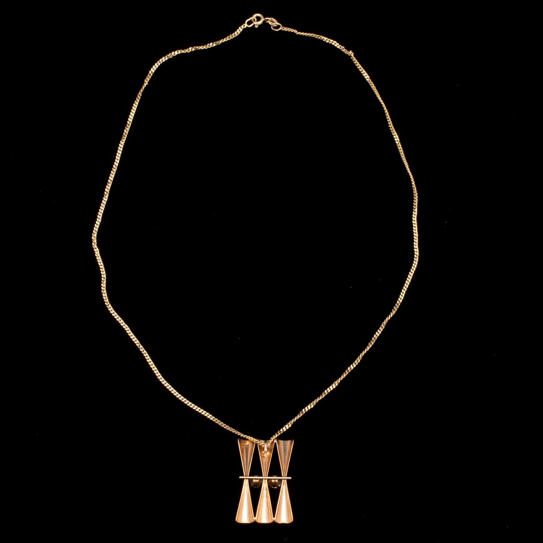 HALSSMYCKE, guld 14K, rökkvarts, Elis Kauppi, Kupittaan Kulta, Åbo 1965. Vikt ca 7,3 g.