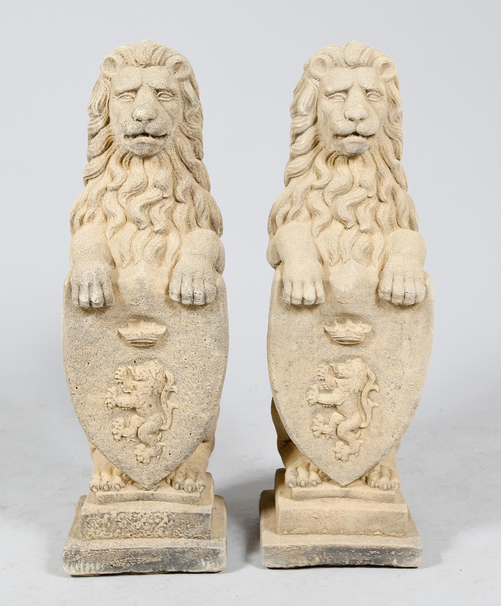 TRÄDGÅRDSSKULPTURER, 1 par, stenmassa, samtida.