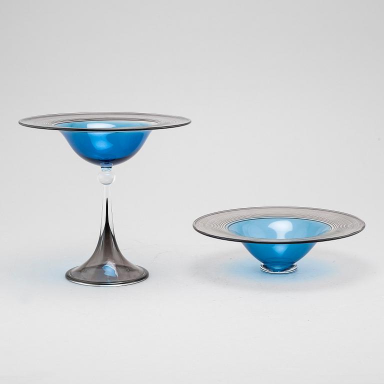 A footed bowl and bowl by Wilke Adolfsson, signed and dated -87.