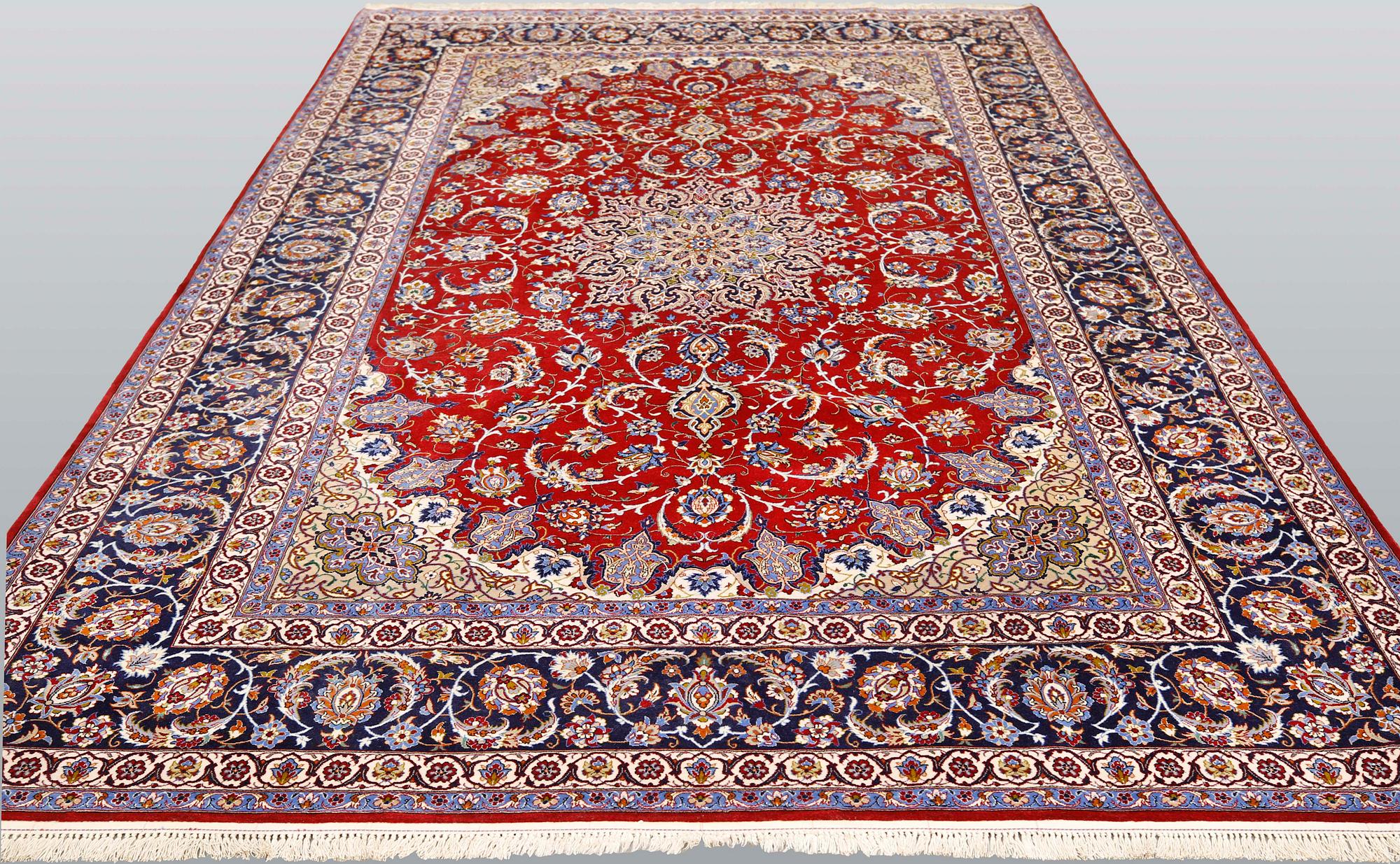Carpet, Isfahan, part silk, 312 x 210 cm.