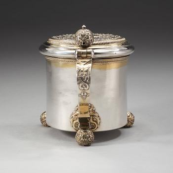 A Swedish 18th century parcel-gilt tankard, marks of Herman Hermansson, Göteborg 1725.