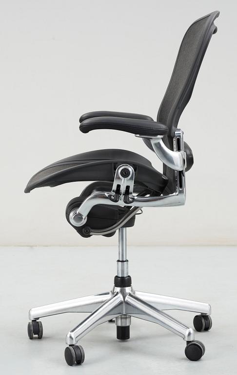 SKRIVBORDSSTOL, "Aeron", Donald Chadwick och Bill Stumpf, Herman Miller, formgiven 1994.