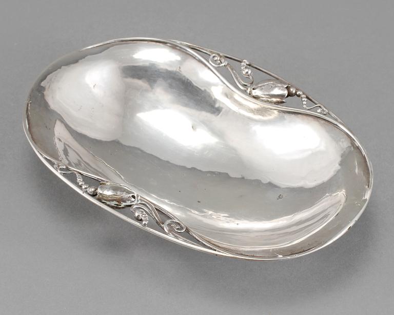 Georg Jensen, skålfat,  "Magnolia/Blossom", Köpenhamn, 1918,