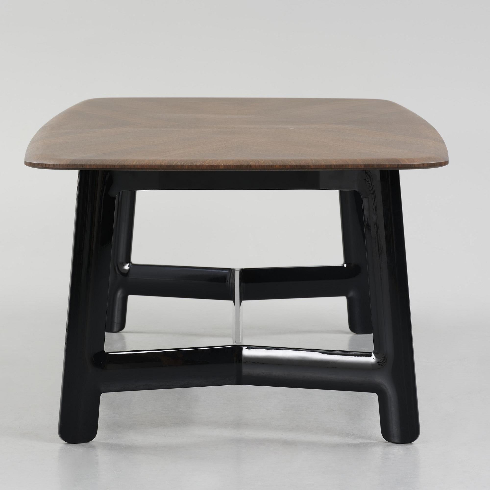 Antonio Citterio, an "Alex" dining table, B&B Italia, Italy, post 2017.