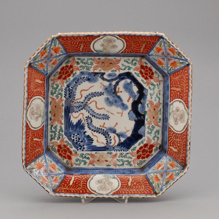 FAT, ett par snarlika, imari, Japan, 1800-talets slut.