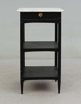 SÄNGBORD, 1900-talets första hälft.