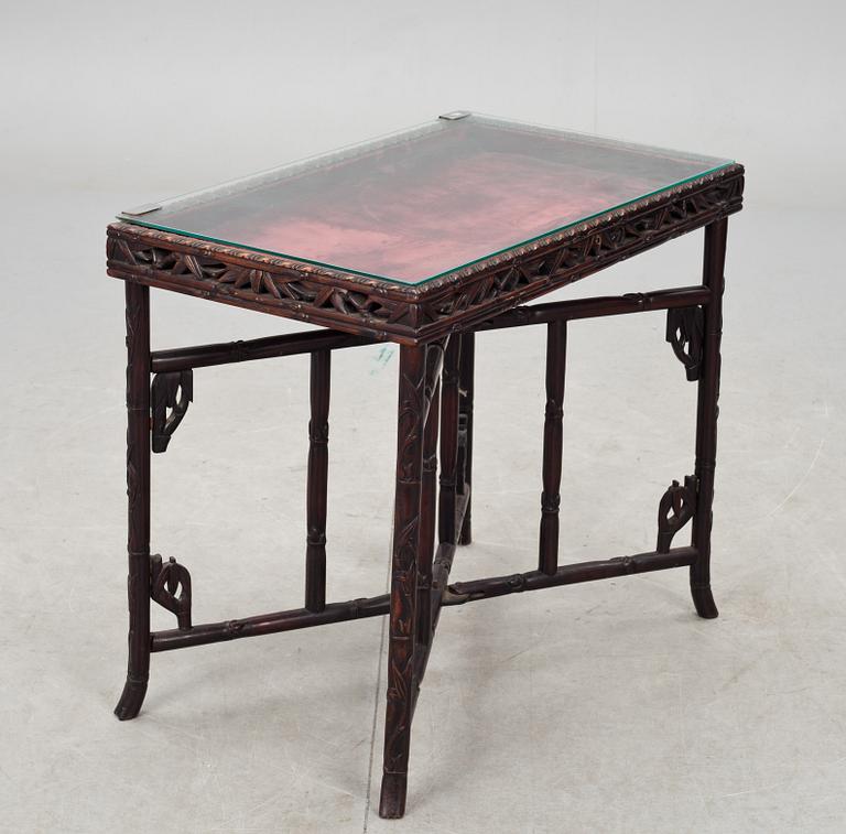 MONTERBORD, kinesiserande. Omkring 1900.