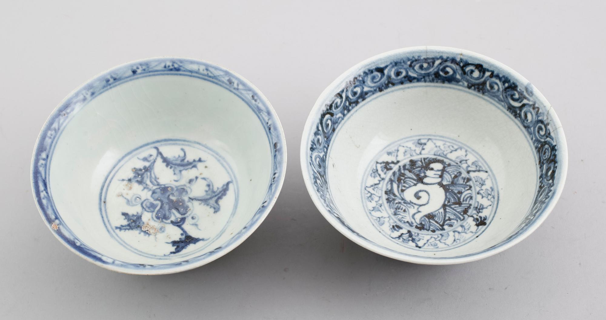 SKÅLAR, 2 st, porslin, Kina, Ming 1400-tal.