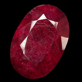 RUBIN, röd, oval fasetterad, ca 137ct, vikt ca 27,4g.