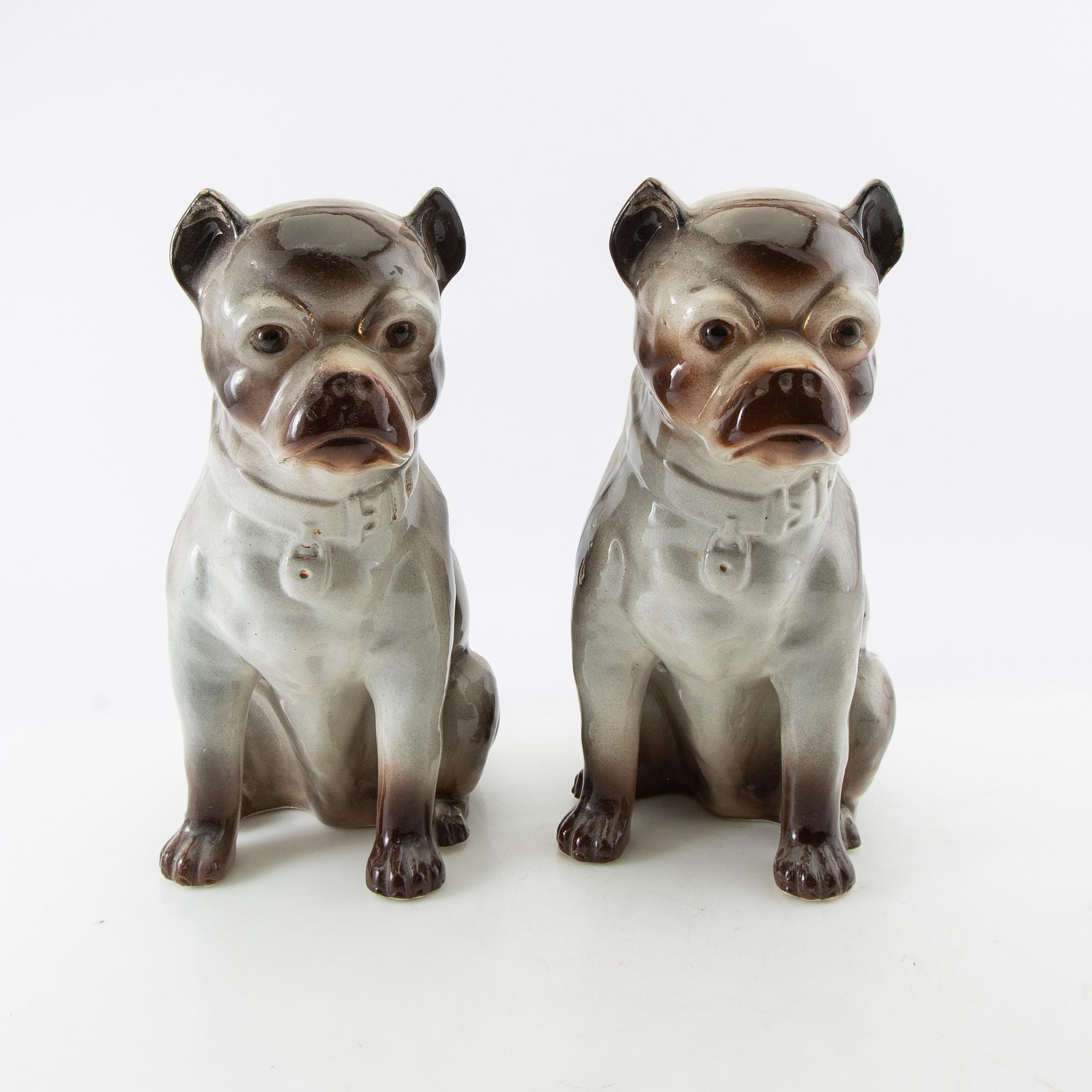 Figurines a pair 20th century porcelain.