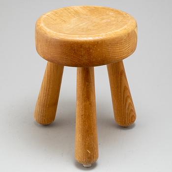 An oak stool by Ingvar Hildingsson, late 20th century.