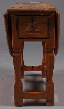 KLAFFBORD. Barock/barockstil delvis 1700-tal.