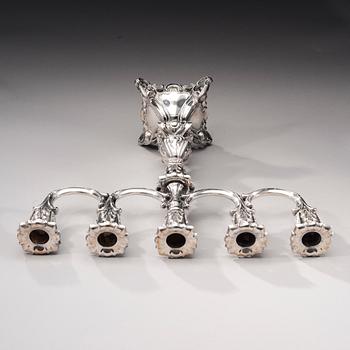 KANDELABER, silver, Auran Kultaseppä, Åbo 1968. Totalvikt inkl. fyllning 844 g.