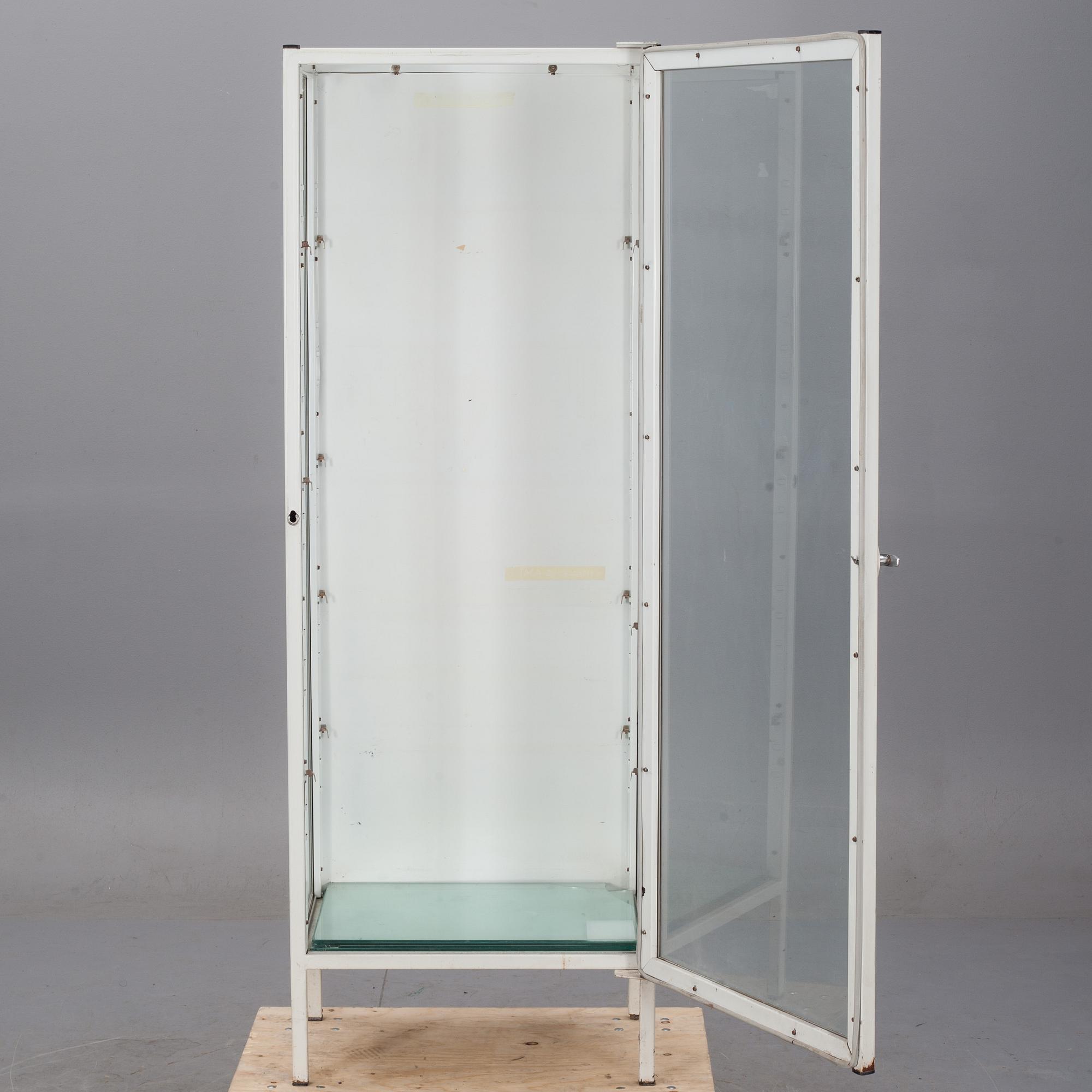 LÄKARSKÅP, 1900-talets andra hälft.