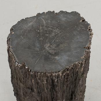 A FOSSILLISED WODDEN TREE.