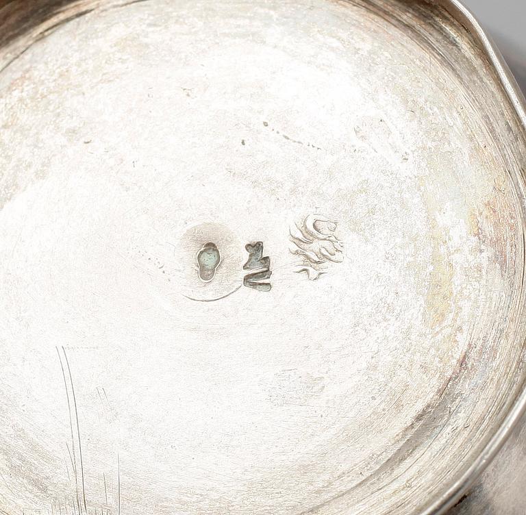 URNOR, ett par, silver, Persien, omkr sekelskiftet 1900. Totalvikt: 310 gram.