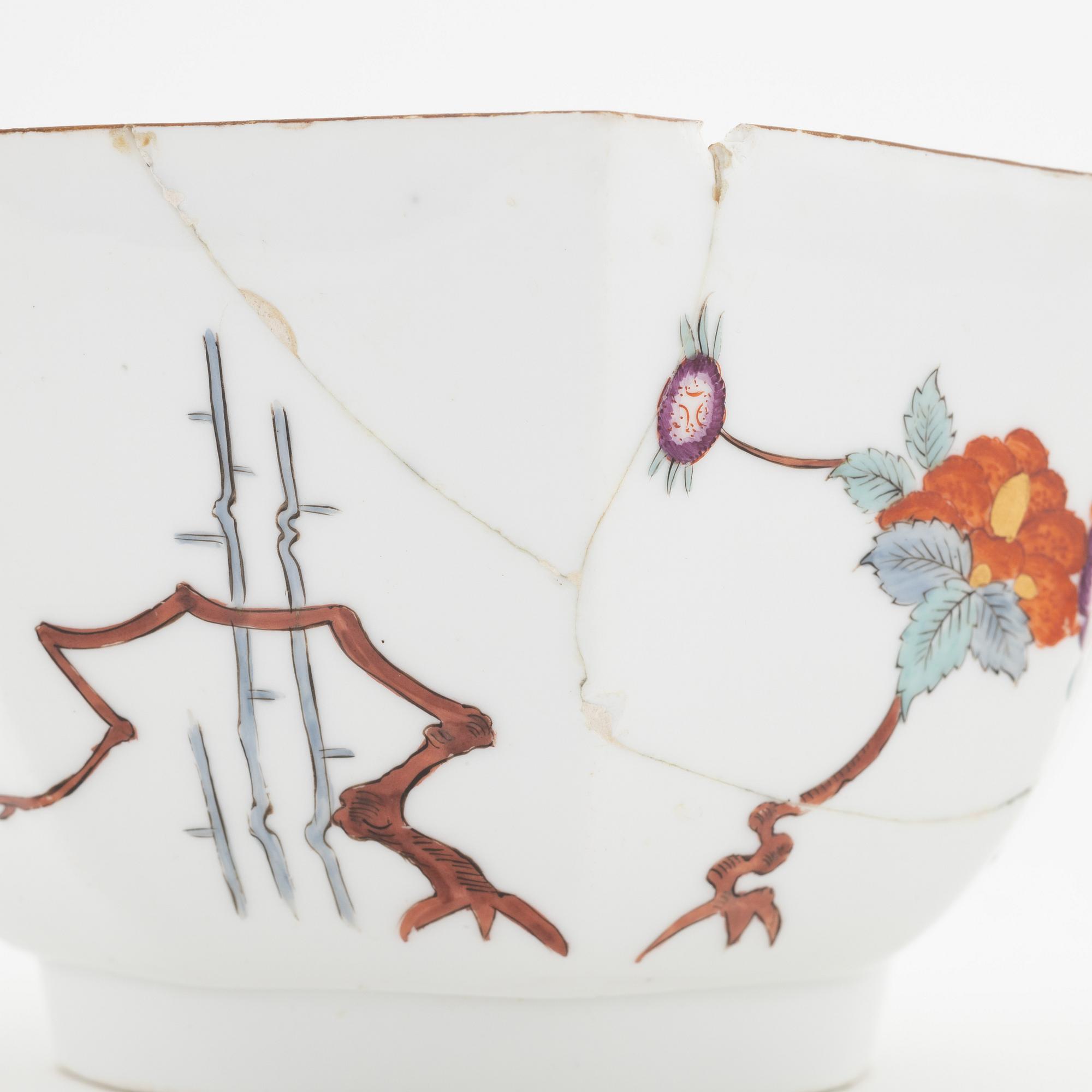 A 'Kakiemon' porcelain bowl, Meissen, 18th Century.