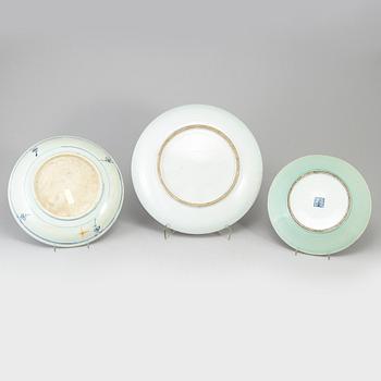 A group of three Chinese dishes, late 19th and 20th century.