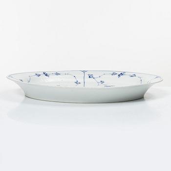 A large 'Blue Fluted Plain' porcelain serving dish, Royal Copenhagen, model 101, 1898-1923.