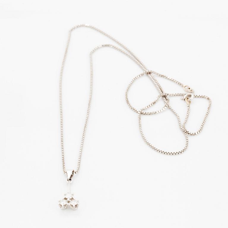 Hänge med briljantslipade diamanter, med kedja.