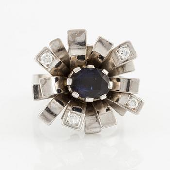 Claës E. Giertta, ring 18K vitguld med safir och briljantslipade diamanter, Stockholm 1977.