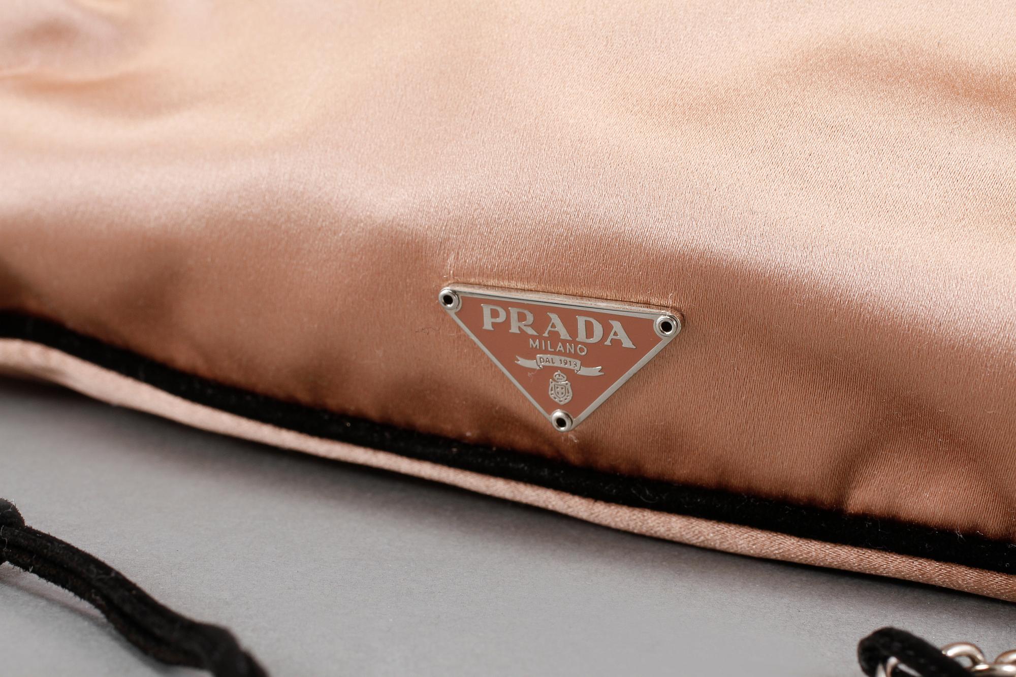 VÄSKA, Prada.