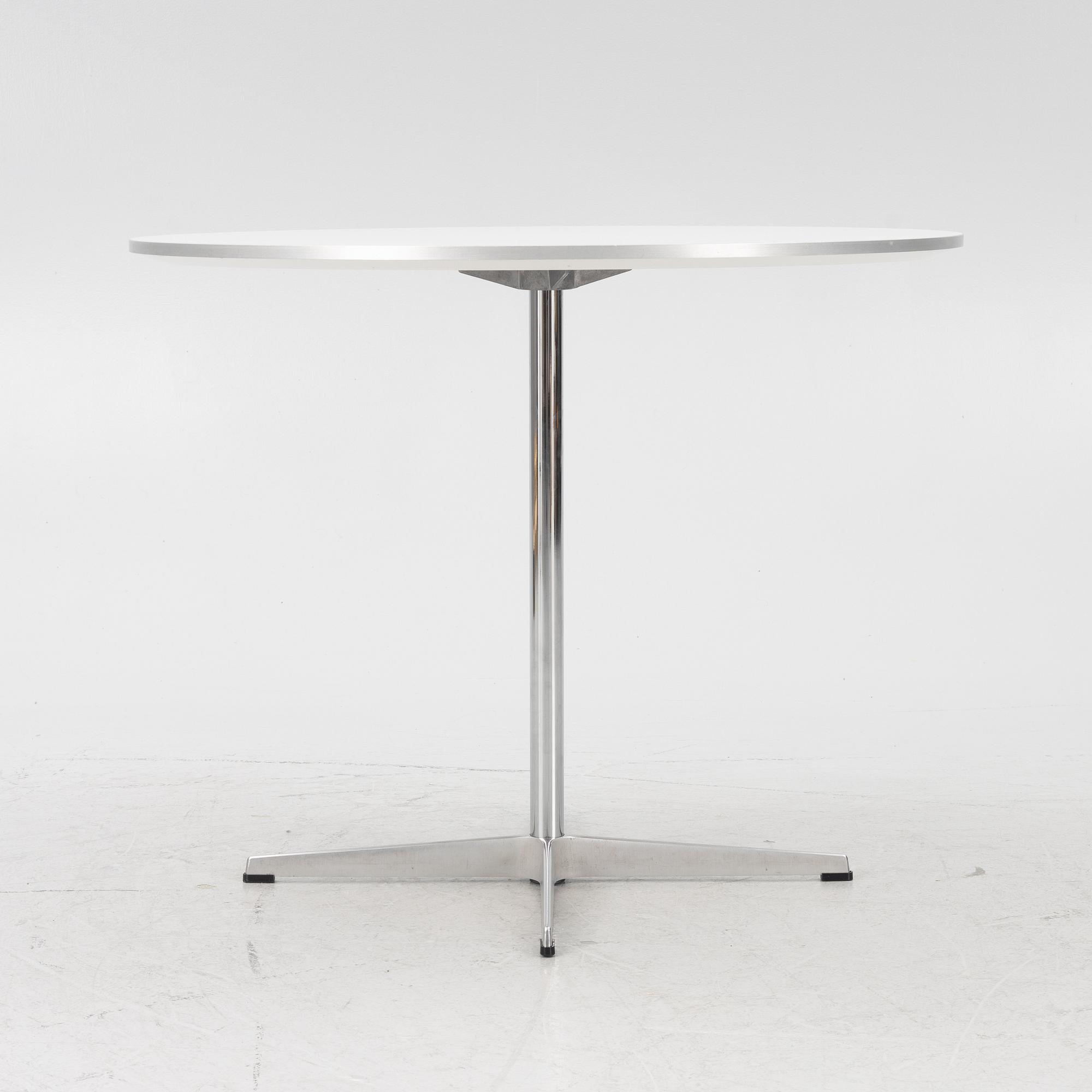 Arne Jacobsen, matbord, Fritz Hansen, Danmark, 2010.