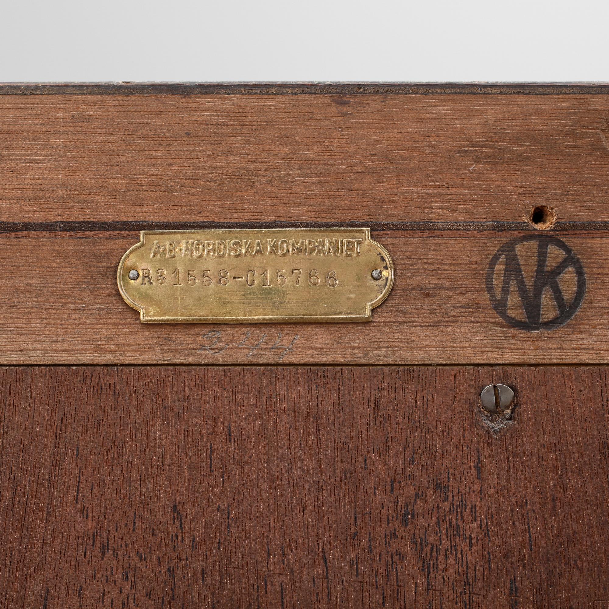 VITRINSKÅP / BOKSKÅP,  Nordiska Kompaniet 1926.