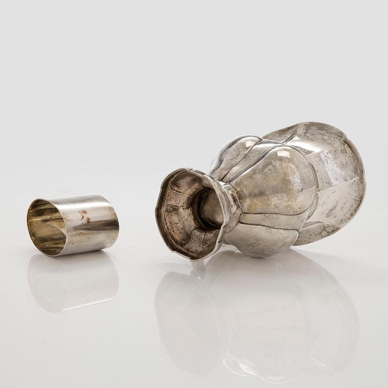 Bordssilver, 7 delar, bl.a. Nichols & Plinke, J.V. Aarne, Petter Törnqvist, 1781-1912.