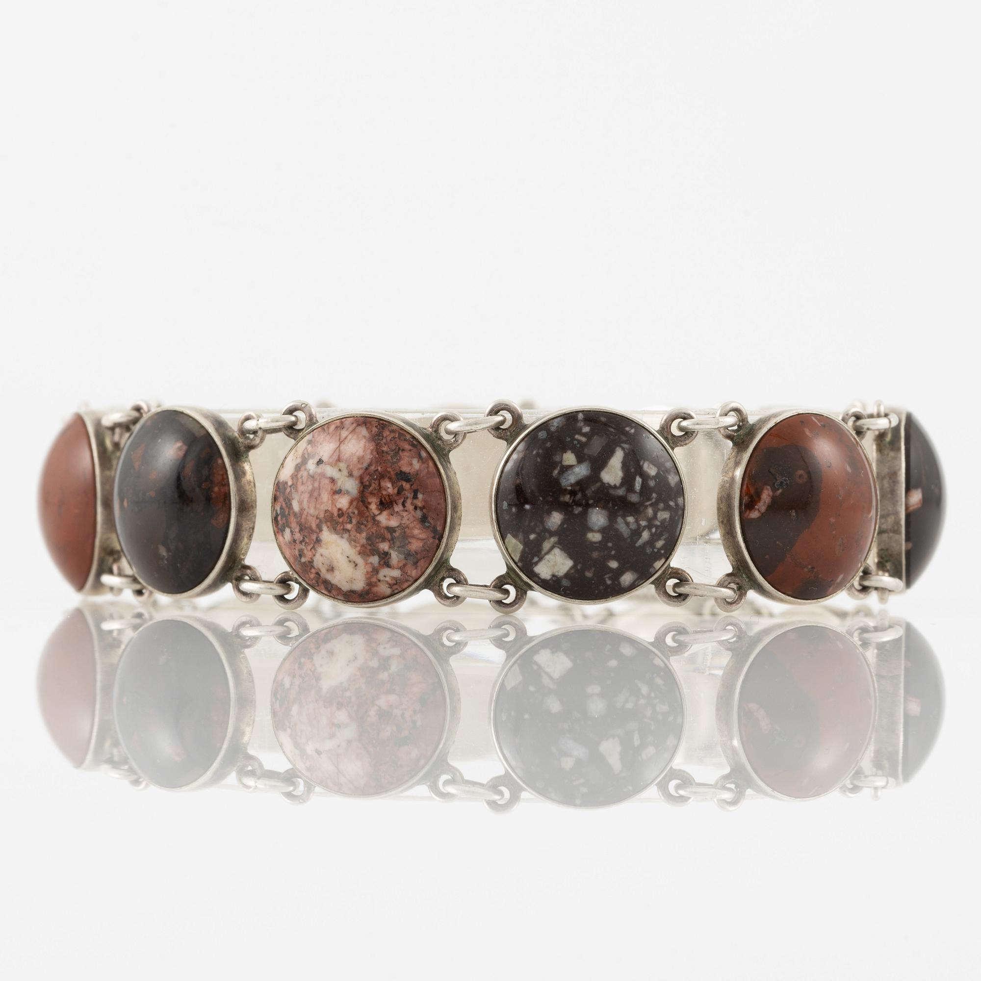 A bracelet and pendant, silver and porphyry, Älvdalssilver AB, Mora, 1975 and Engs Guld Och Silver, Dals-Långed, 1966.