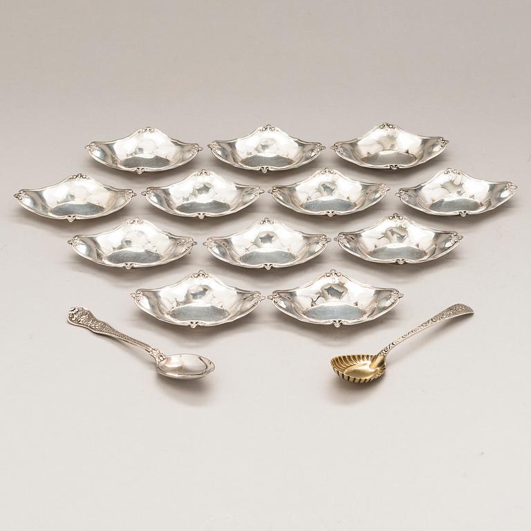 TIFFANY & CO, Smörskålar, 12 st, och skedar, 2 st, sterling silver, 1900-talets första hälft.