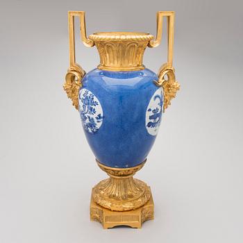 URN, gilt bronze and Chinese porcelain, ca 1850-70.