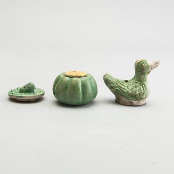 A green and yellow glazed water dropper, a box with cover and an extra cover. Ming dynasty (1368-1644).