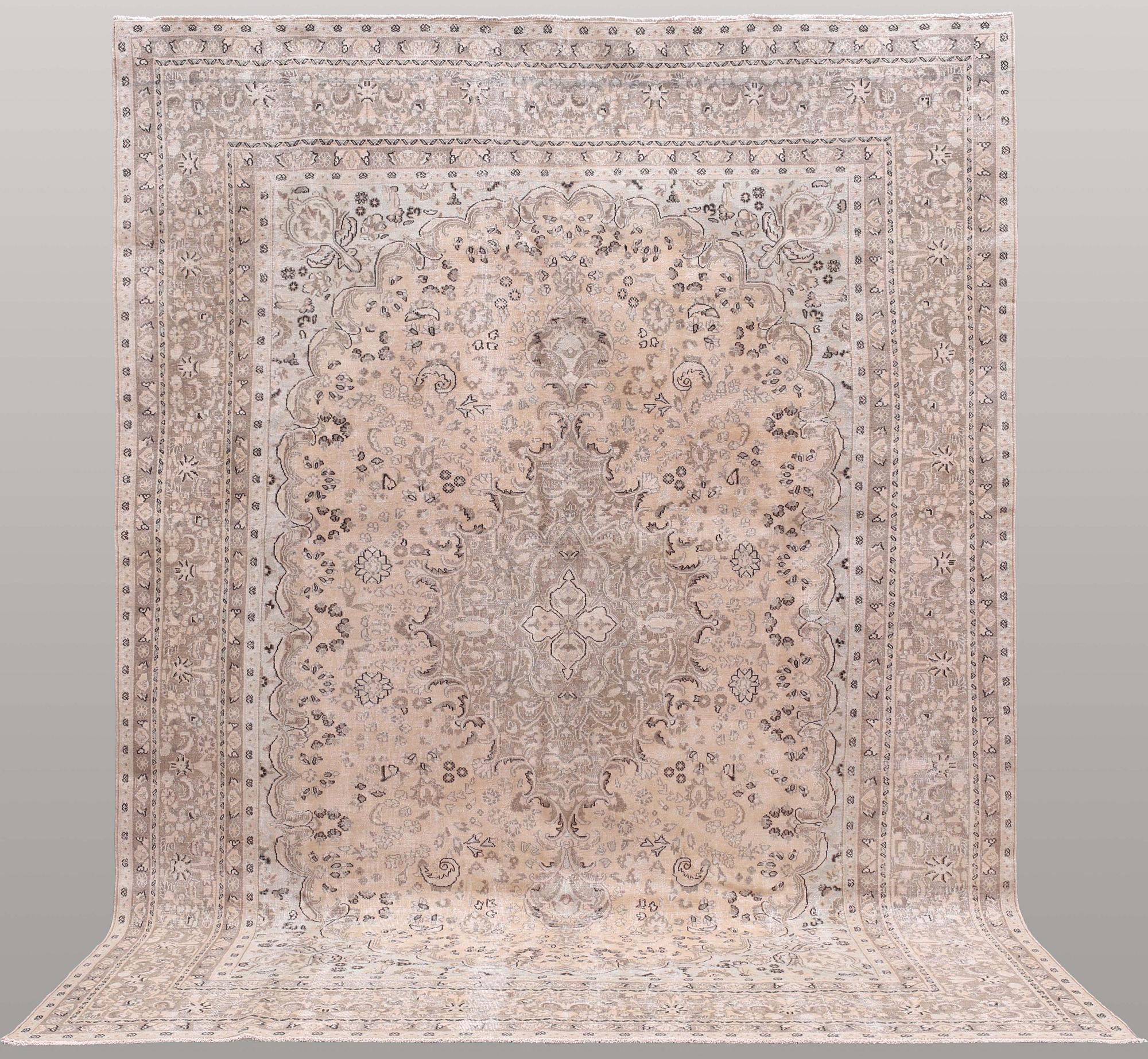 Matta, Orientalisk, ca 400 x 290 cm.