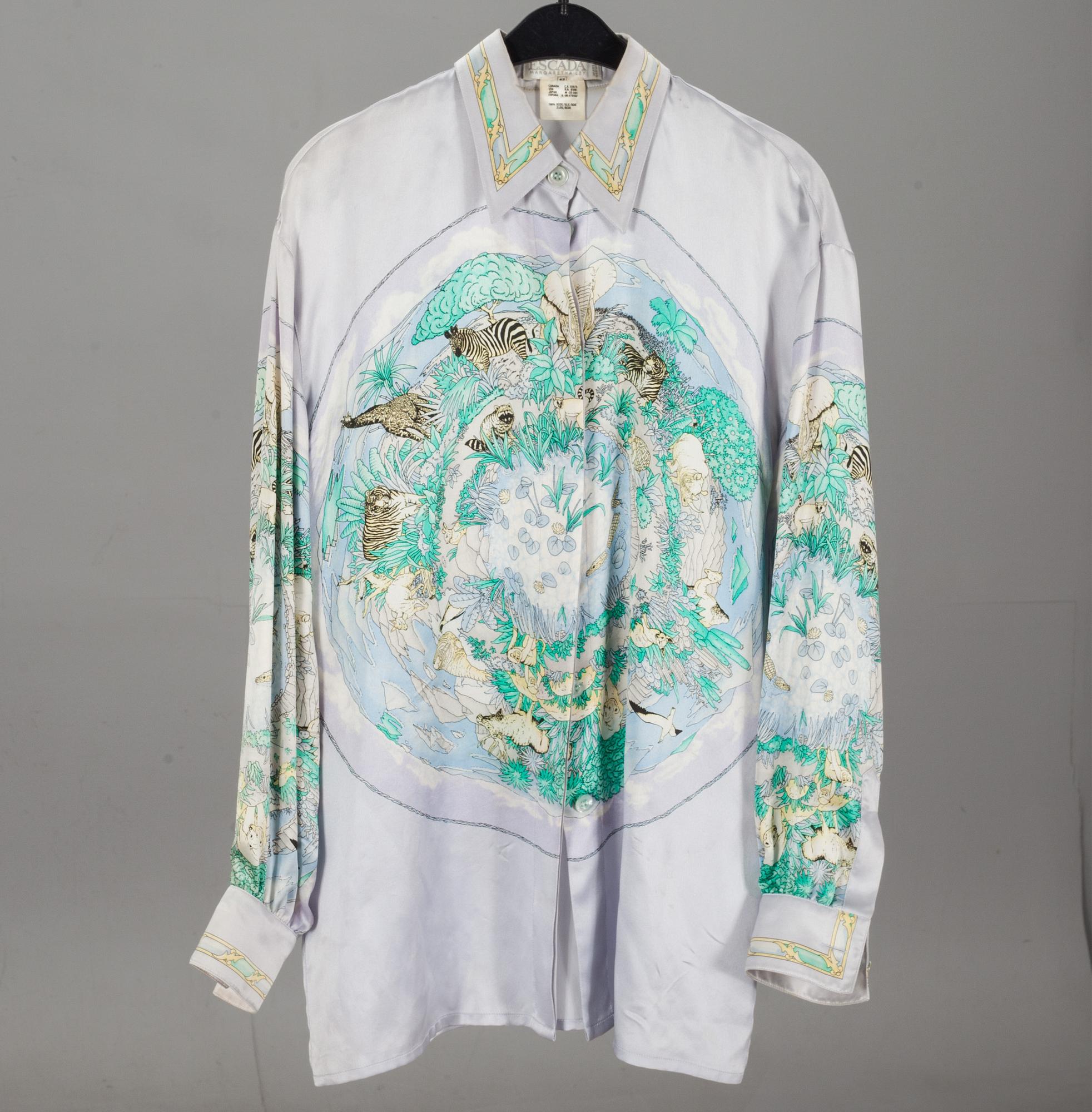 BLUS, Escada.
