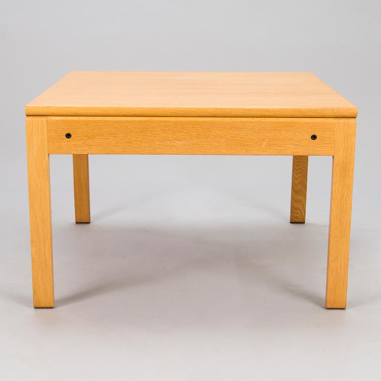 YRJÖ KUKKAPURO, sohvapöytä, malli Ateljee 705, Haimi/Avarte 1900-luvun loppu.