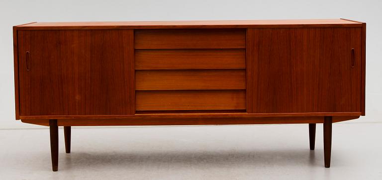 SIDEBOARD, troligen P.S. Heggen, Nordfjordeid, Norge 1900-talets andra hälft.